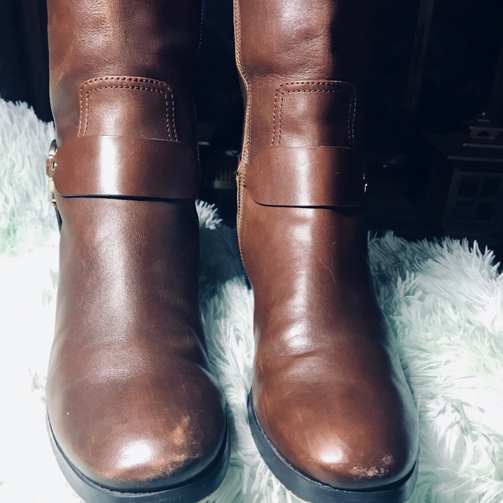 Boots 👢 - Picture 2 of 4
